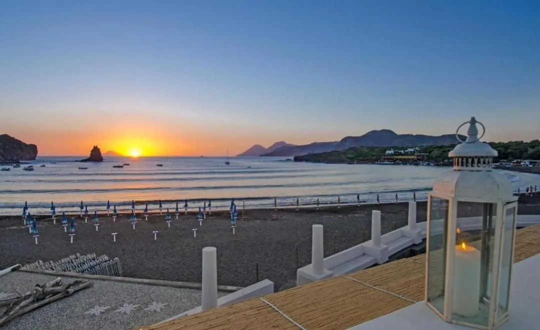 Apartment In Resort Les Sables Noirs Vulcano  İtalya