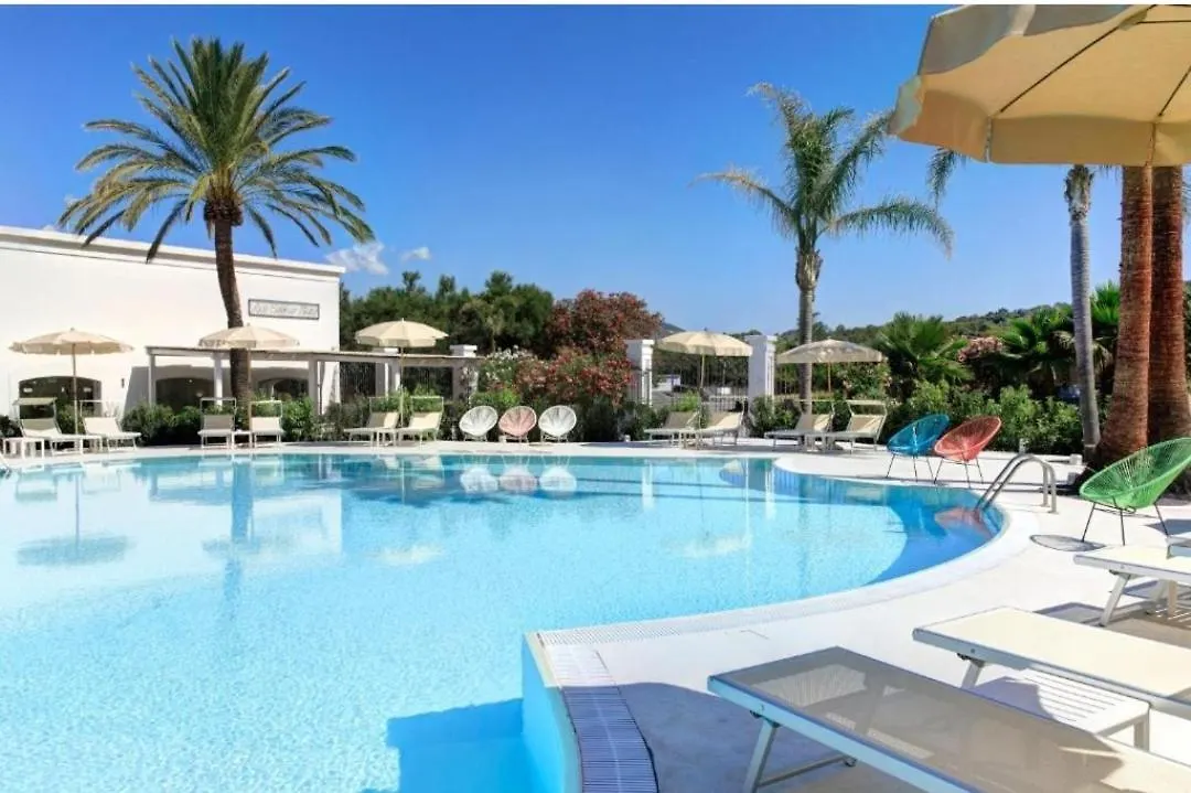 Apartment In Resort Les Sables Noirs Vulcano  İtalya