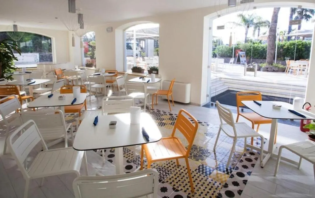 Apartment In Resort Les Sables Noirs Вулкано